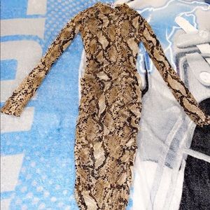 Pretty see through going out dress ! Only worn once for a photo shoot 💜